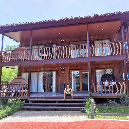 Crusoe Cabins Costa Azalea-3